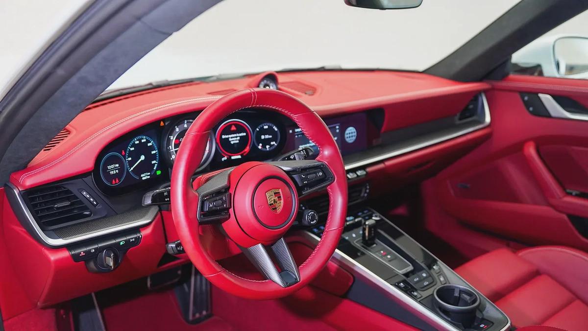 Special Offer | AED 13,667 PM | Super High Options | 911 Turbo S-3-3