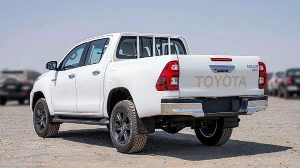 Toyota Hilux toyota hilux 2.4L DIESEL FULL OPTION