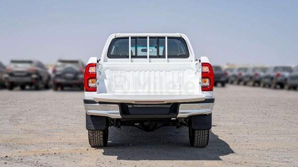 Toyota Hilux toyota hilux 2.4L DIESEL FULL OPTION