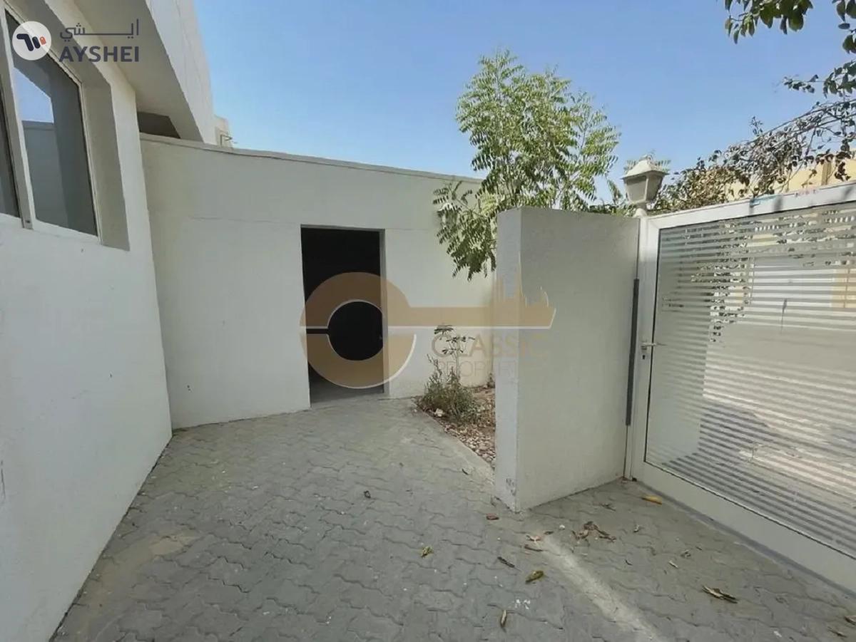 4 Bedroom Villa+Maids | Falcon Villa | Al Garhoud-6-6