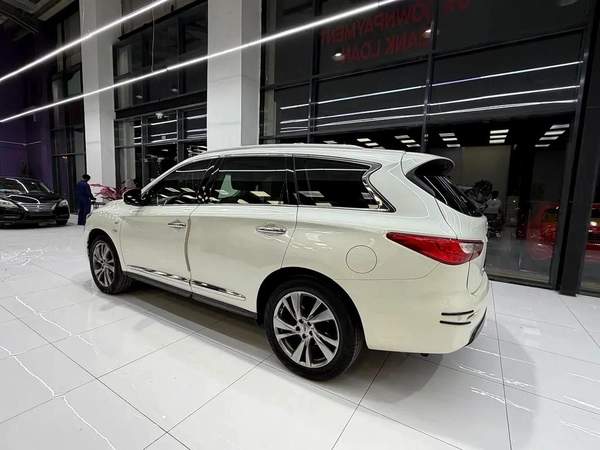 Infiniti QX60 Premium 2016 GCC Specs full service history