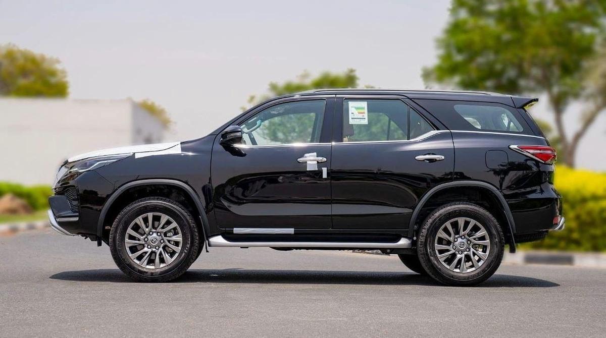 Toyota Fortuner VX1 4X4 4.0L FORTUNER SR5 4.0L V6 PETROL-3-3