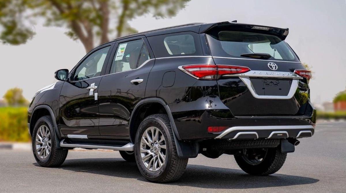 Toyota Fortuner VX1 4X4 4.0L FORTUNER SR5 4.0L V6 PETROL-4-4