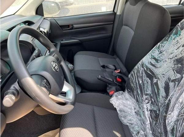 Toyota Hilux TOYOTA HILUX 2.7L V4 4WD P.WINDO PETROL 2023 0KM