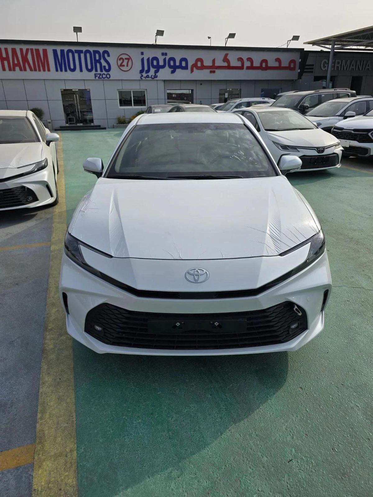 Toyota Camry E 2.5L-7-7