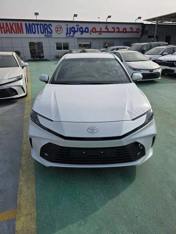 Toyota Camry E 2.5L