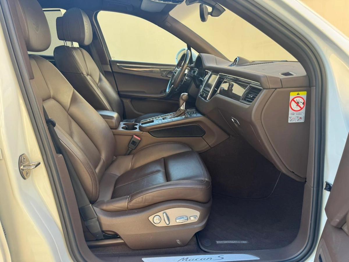 Gulf Specs 2016 PORSCHE MACAN S 3.0Litre V6 Twin-Turbo (Agency Maintained Al-Naboodah)-5-5