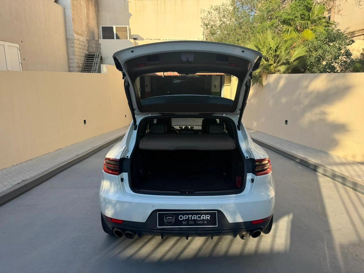 Gulf Specs 2016 PORSCHE MACAN S 3.0Litre V6 Twin-Turbo (Agency Maintained Al-Naboodah)-7-7
