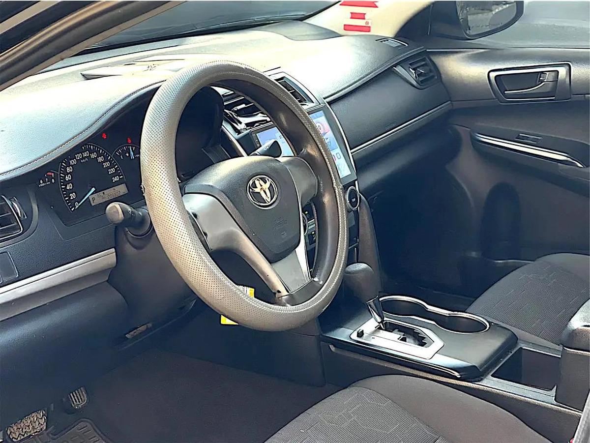 Toyota Camry GL 2015 - GCC Specs - Reliable and Efficient-1-1