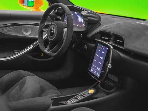 2025 ARTURA PERFORMANCE UNDER 2 YEARS FREE CONTRACT SERVICE AND WARRANTY - ONLY 450 KM