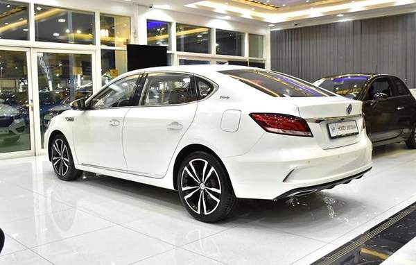 MG MG6 20T Trophy ( 2022 Model ) in White Color GCC Specs