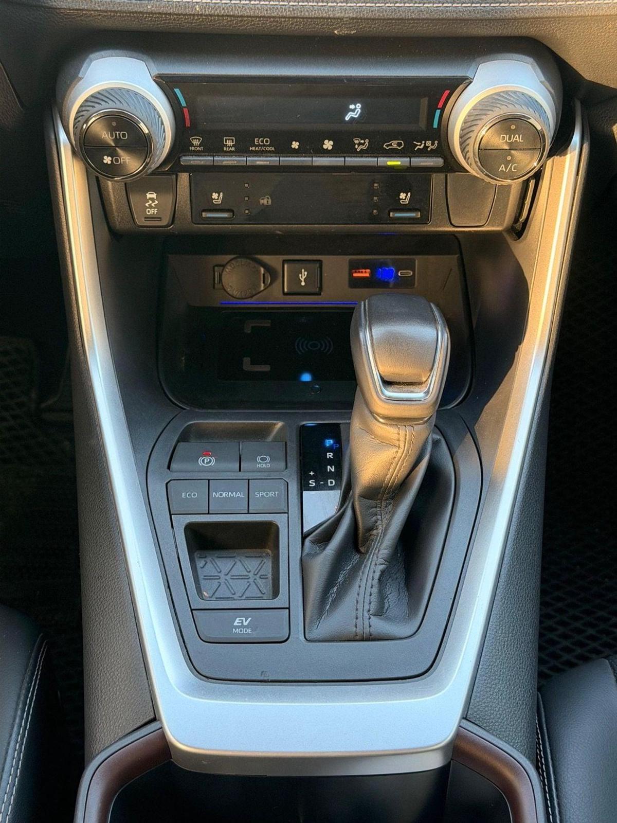 Toyota RAV4 Hybrid 2.0L Japan 360 Camera, full option 2024-9-9