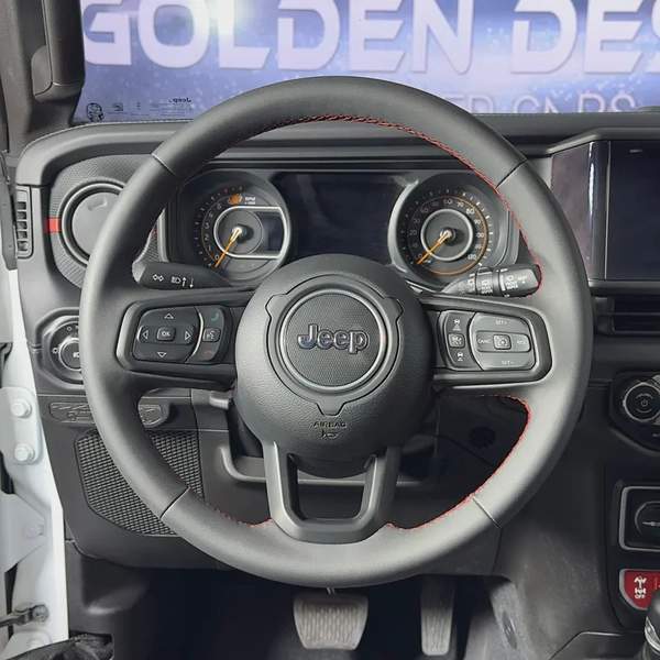 2025 Jeep Wrangler Rubicon V4