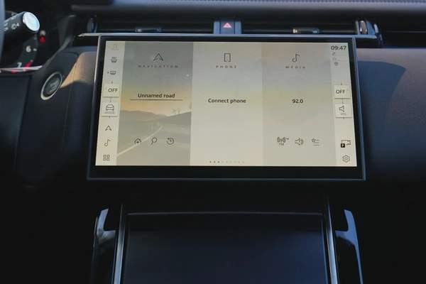 RANGE ROVER VELAR SE P250 DYNAMIC 2026!! FIVE YEARS WARRANTY!! THREE YEARS SERVICE CONTRACT!!