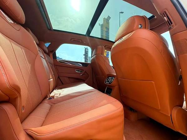 Bentley Bentayga 2019 GCC Specs