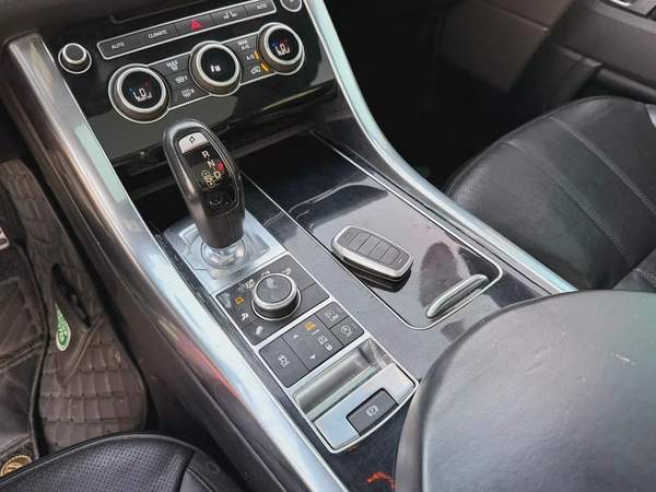 Land Rover Range Rover Sport HSE Supercharged