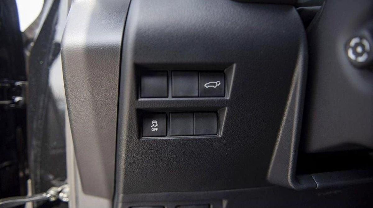 Toyota Land Cruiser LAND CRUISER VX 3.5L-12-12