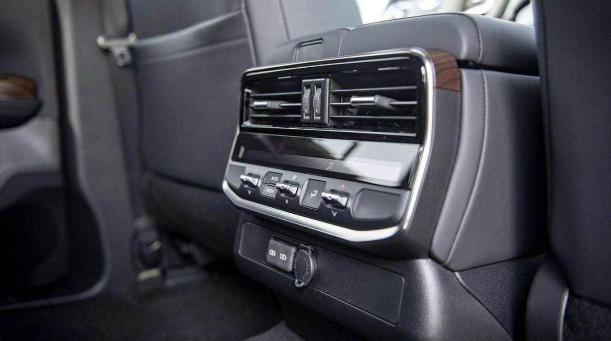 Toyota Land Cruiser LAND CRUISER VX 3.5L-15-15
