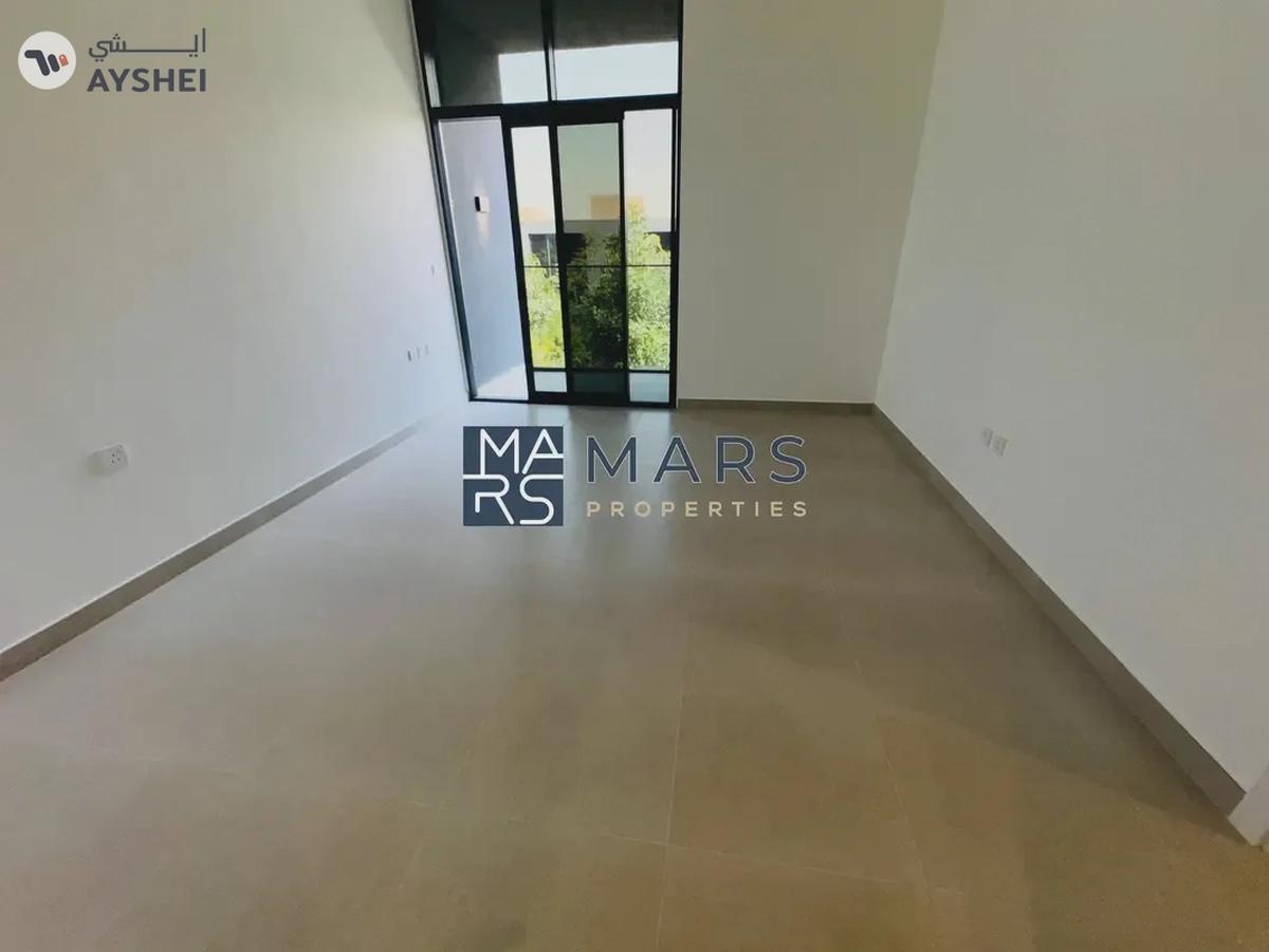 04 BEDROOMS-MIDDLE UNIT-BRAND NEW-4-4