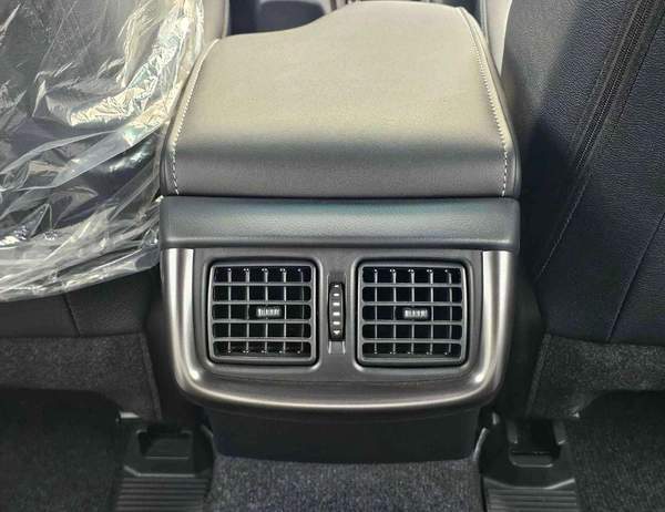 Toyota Hilux GR SPORT DOUBLE CABIN / 2.8L DIESEL V4 / RADAR / 360*CAMERA/DRIVER PWR SEAT WITH LATHER (CODE# HGRD)