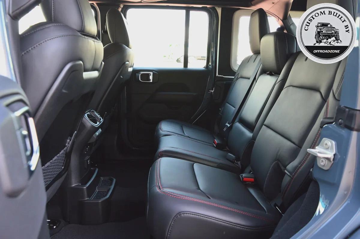 DEALER 5 YRS WTY 3 YRS SP | 2025 JEEP 4DR RUBICON 2.0L GREY WITH ELECTRIC SIDE STEP | BANK FINANCE-11-11