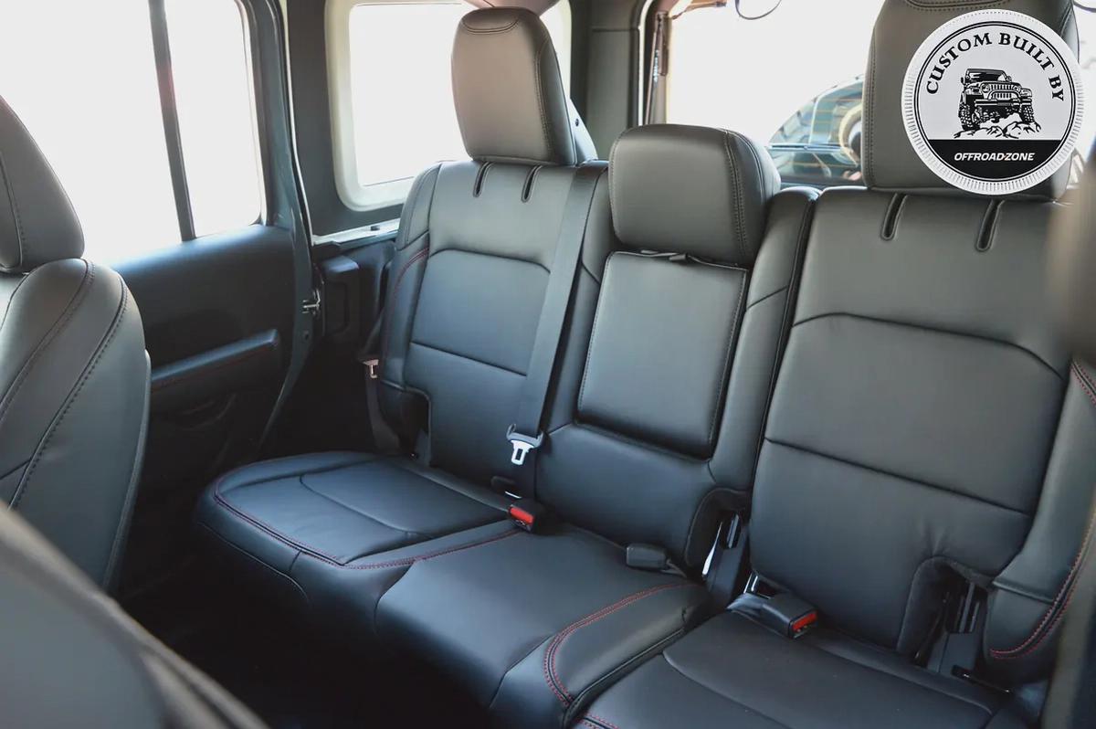 DEALER 5 YRS WTY 3 YRS SP | 2025 JEEP 4DR RUBICON 2.0L GREY WITH ELECTRIC SIDE STEP | BANK FINANCE-12-12