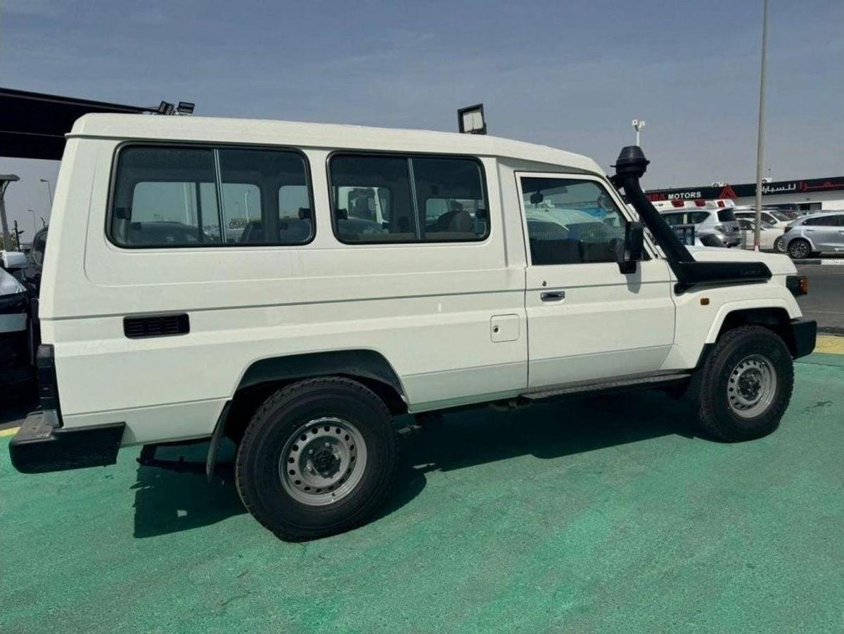 Toyota Land Cruiser 70 4.2L DIESEL 3 DOORS M/T 2024-2-2