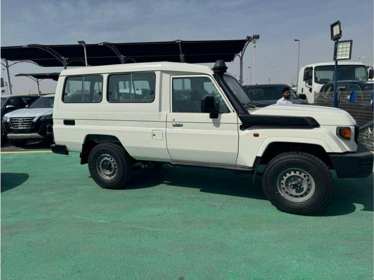 Toyota Land Cruiser 70 4.2L DIESEL 3 DOORS M/T 2024-3-3