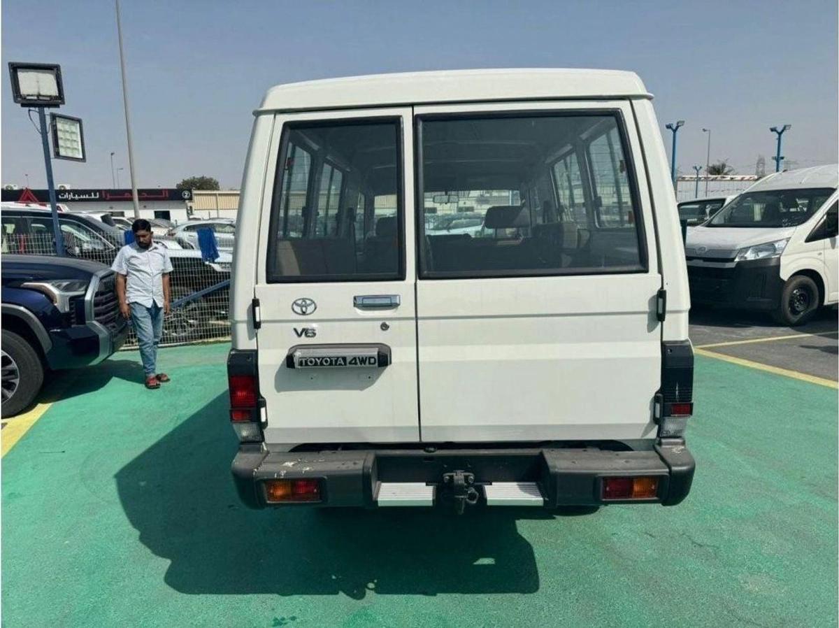Toyota Land Cruiser 70 4.2L DIESEL 3 DOORS M/T 2024-4-4