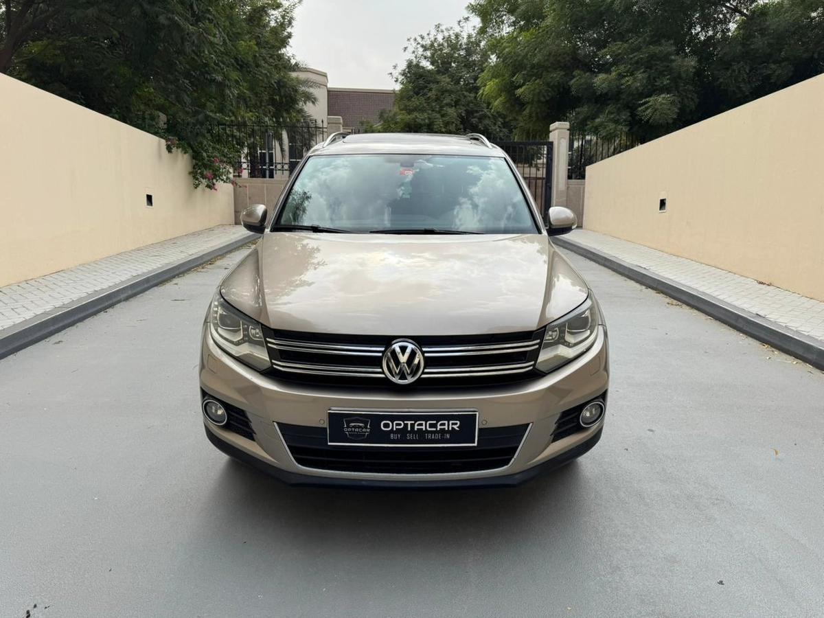 Gulf Specs 2013 VOLKSWAGEN TIGUAN SEL 2.0Litre TSI 4Motion Agency Maintained (Al Naboodah)-3-3