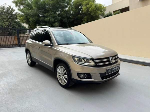 Gulf Specs 2013 VOLKSWAGEN TIGUAN SEL 2.0Litre TSI 4Motion Agency Maintained (Al Naboodah)