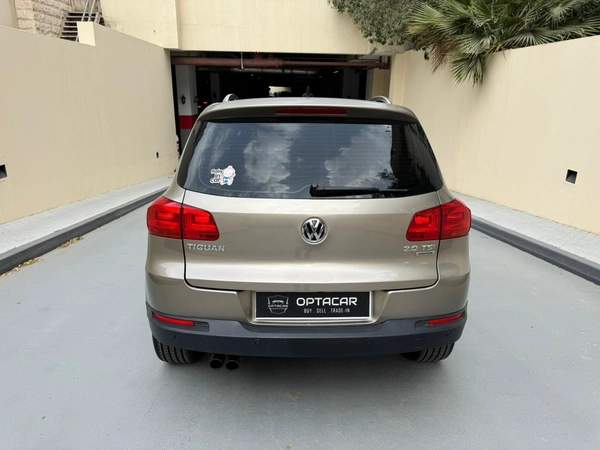 Gulf Specs 2013 VOLKSWAGEN TIGUAN SEL 2.0Litre TSI 4Motion Agency Maintained (Al Naboodah)