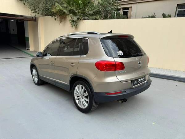 Gulf Specs 2013 VOLKSWAGEN TIGUAN SEL 2.0Litre TSI 4Motion Agency Maintained (Al Naboodah)