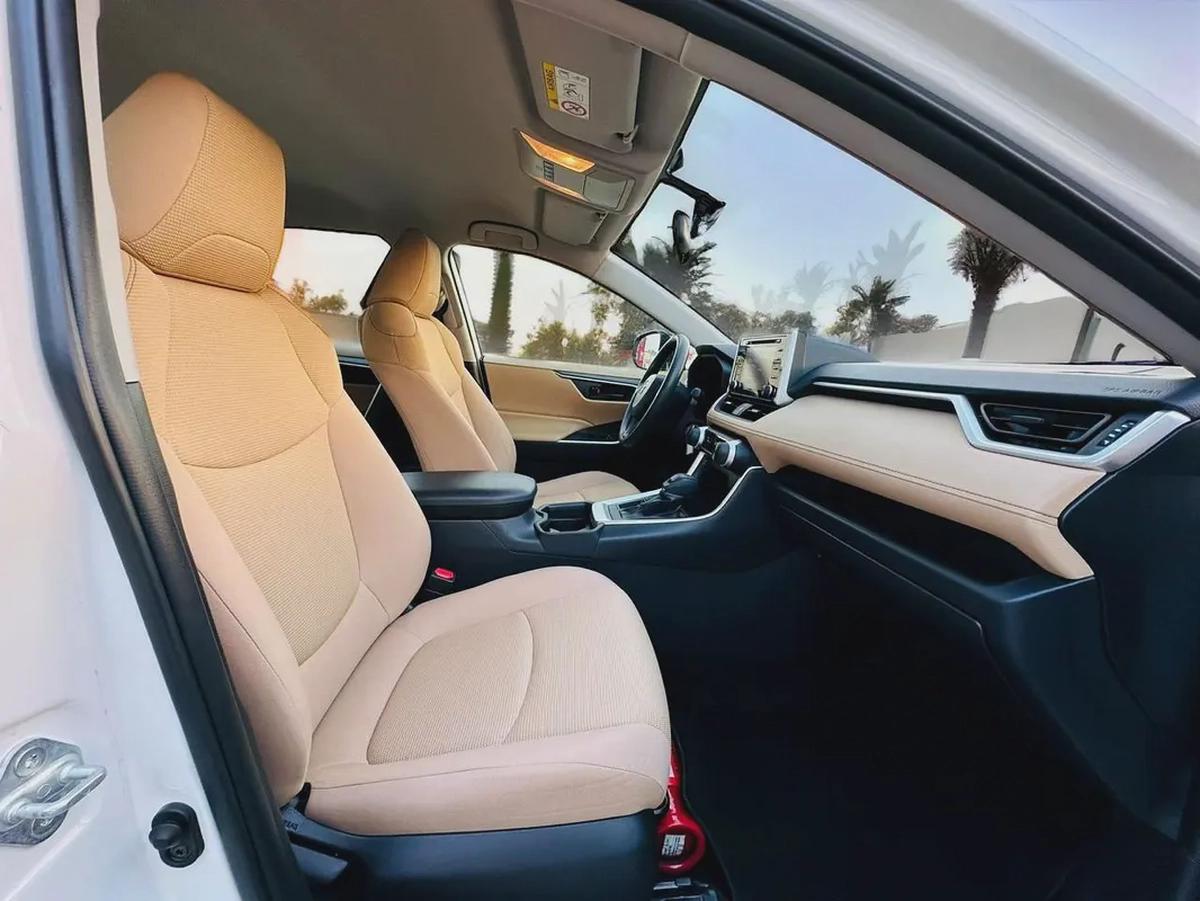 AED 1390 P.M | TOYOTA | RAV4 | EX | 2.5L | 2022 | GCC | LOW MILAGE-17-17