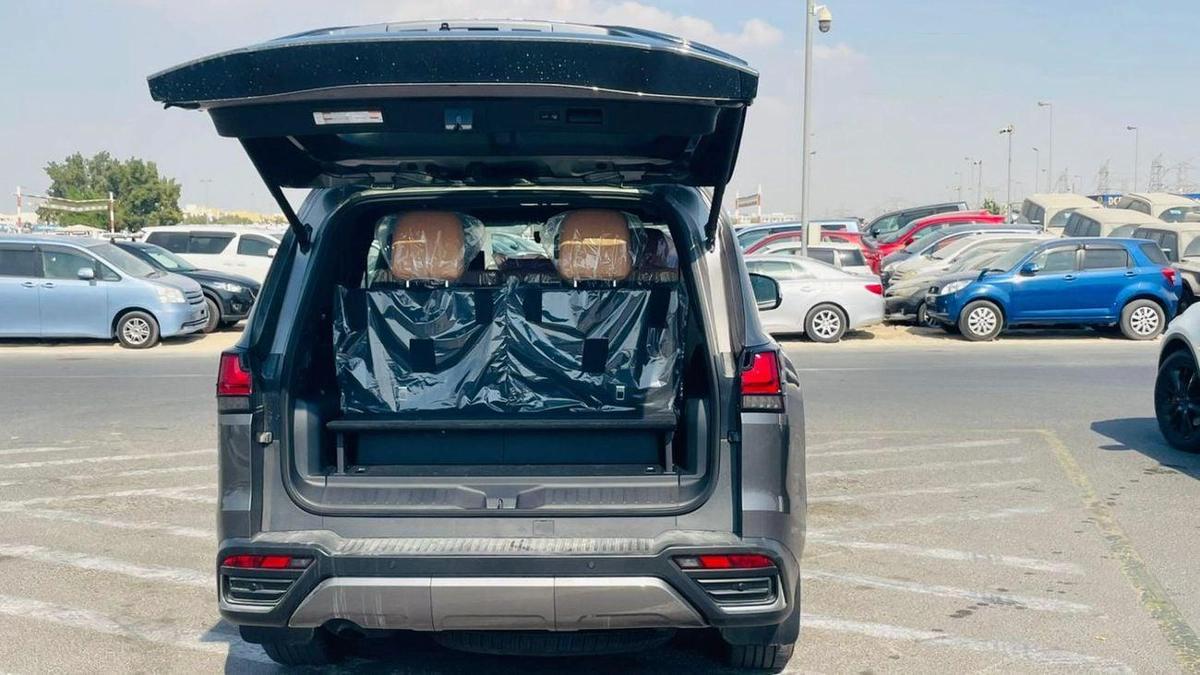 Lexus LX 700h Signature-19-19