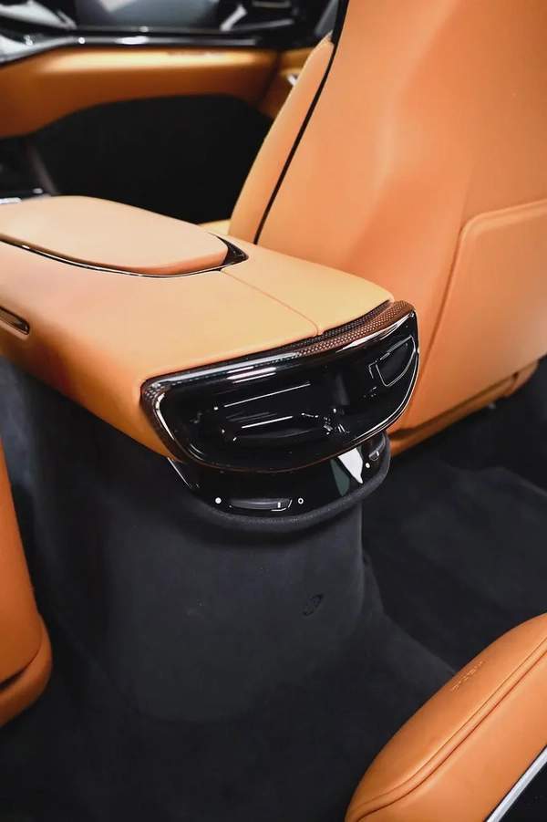 FERRARI PUROSANGUE - CARBON PACKAGE IN SPECIAL GRIGIO GRAY