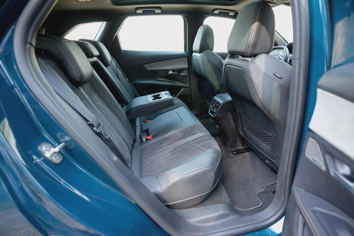 AED 781/Month | 3008 Hybrid 4 GT | GCC Specs | REF#P04531-12-12