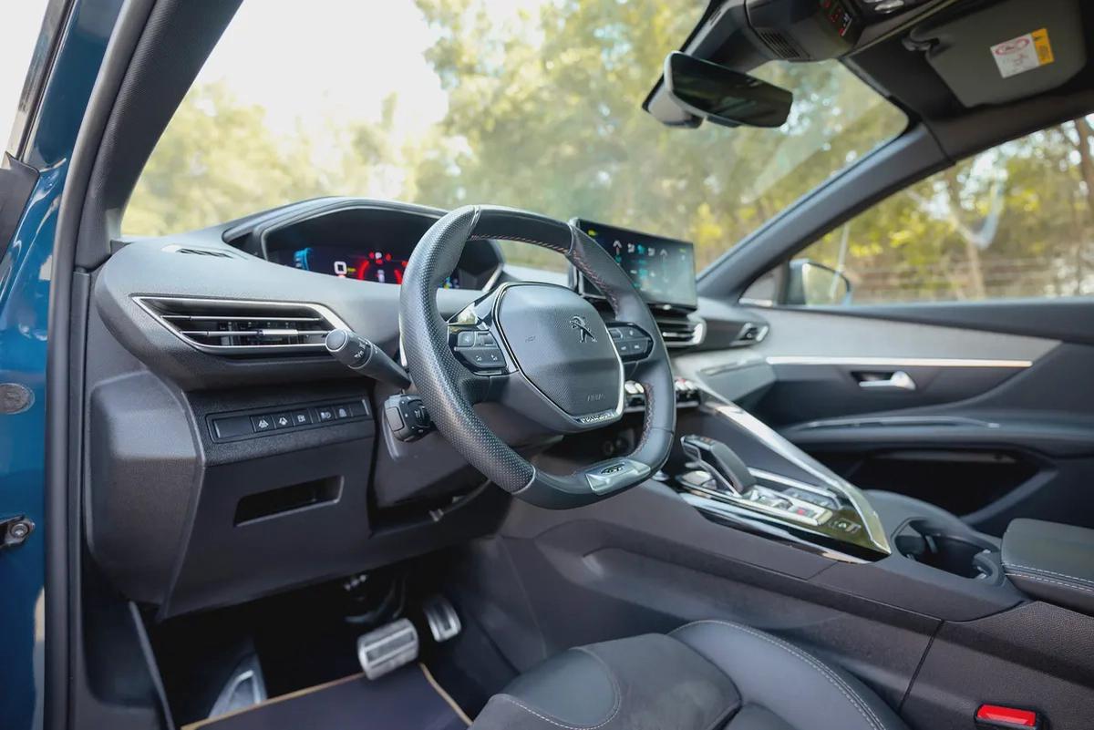 AED 781/Month | 3008 Hybrid 4 GT | GCC Specs | REF#P04531-13-13