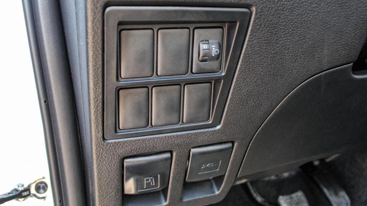 Toyota Hilux TOYOTA HILUX BASIC OPTION 2024 V4 DIESEL 2.4L-10-10
