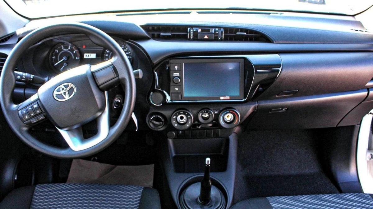 Toyota Hilux TOYOTA HILUX BASIC OPTION 2024 V4 DIESEL 2.4L-14-14