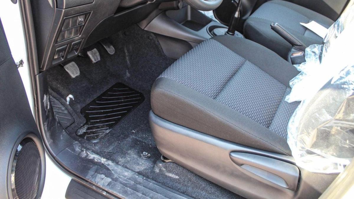 Toyota Hilux TOYOTA HILUX BASIC OPTION 2024 V4 DIESEL 2.4L-19-19
