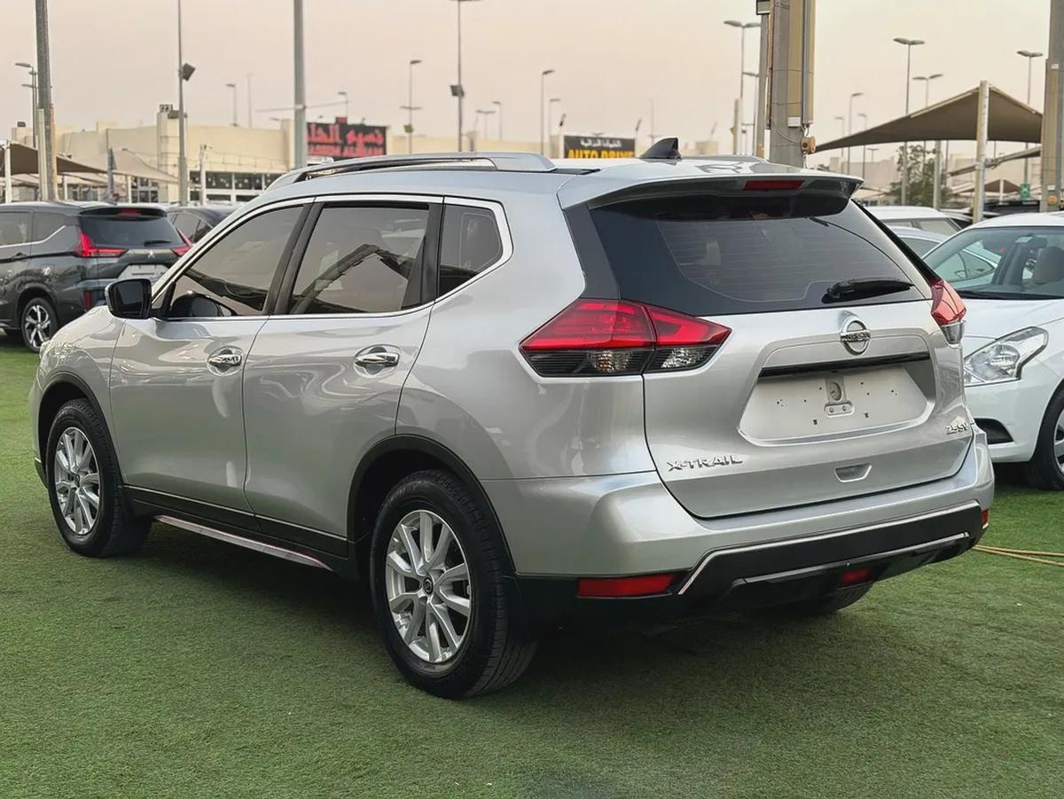 NISSAN X-TRAIL—2018–7 SEAT GCC—FREE ACCIDENT—FULL OPTIONS—LOW MILAGE—EXCELLENT CONDITION-5-5