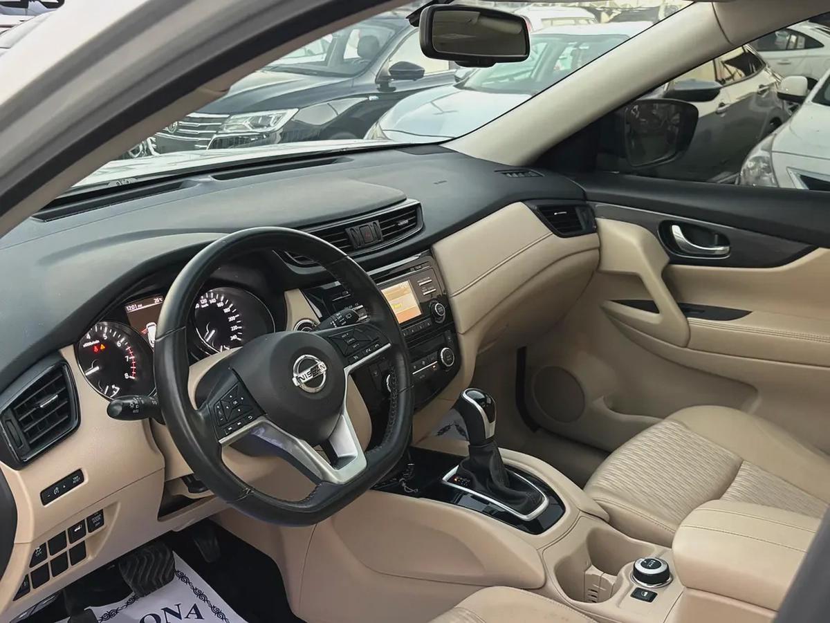 NISSAN X-TRAIL—2018–7 SEAT GCC—FREE ACCIDENT—FULL OPTIONS—LOW MILAGE—EXCELLENT CONDITION-10-10