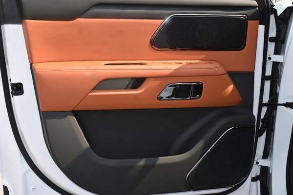 ROX 01 7 SEATS PHEV 2025 | WHITE