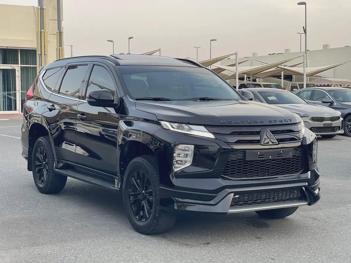 2023 Mitsubishi Montero Sport Signature Edition Black - GCC Specs-1-1