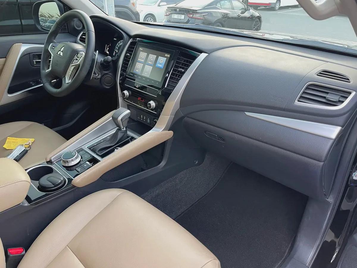 2023 Mitsubishi Montero Sport Signature Edition Black - GCC Specs-8-8