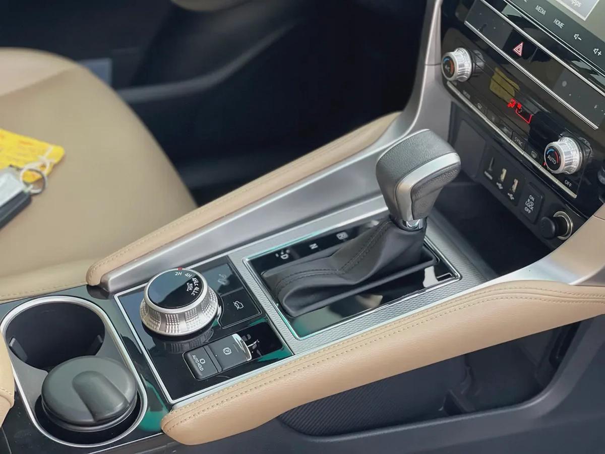 2023 Mitsubishi Montero Sport Signature Edition Black - GCC Specs-13-13