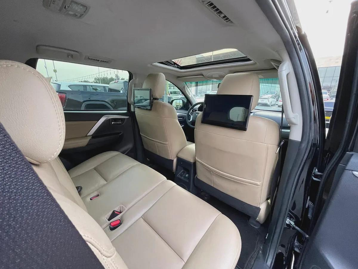 2023 Mitsubishi Montero Sport Signature Edition Black - GCC Specs-15-15