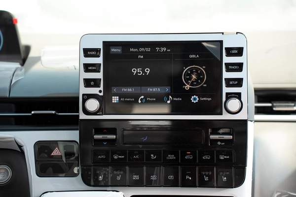 HYUNDAI STARIA 3.5L VIP 7 SEATER ROYAL EDITION