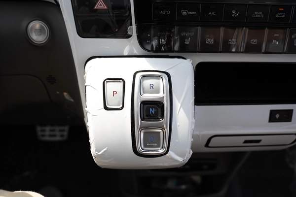 HYUNDAI STARIA 3.5L VIP 7 SEATER ROYAL EDITION